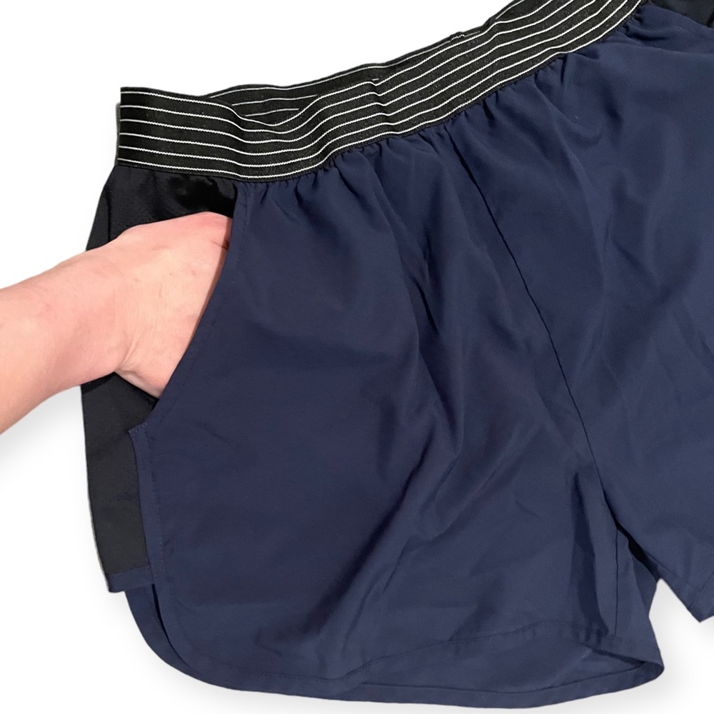 Women’s athletic shorts with pockets